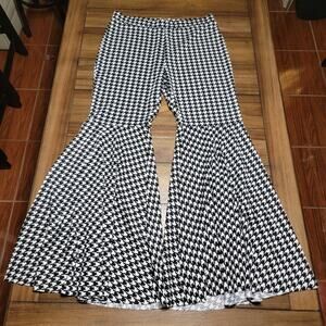 Shein B&W Houndstooth Pants w/ Bellbottoms - Size 1XL
